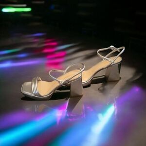 Modatope women's size 9 Silver Strappy Women's Sandals